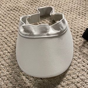 Lululemon FAST PACED RUNNING VISOR- White